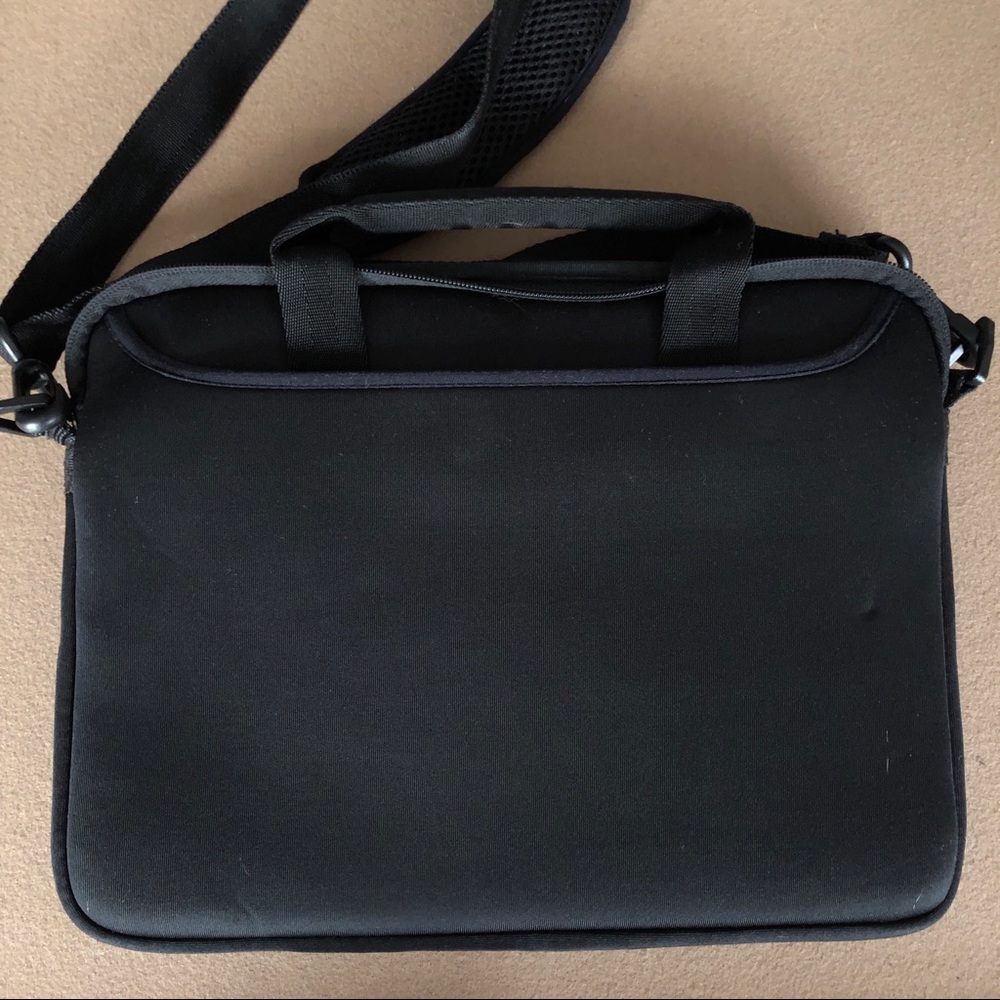 Wenger Swiss Army Legacy Notebook Laptop Sleeve - Picture 3 of 4